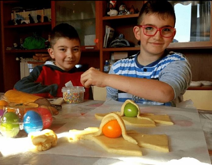 Il dolce Pasquale preferito dai miei bambini le colombine con le uova colorate Cristina Cocco Pasqua 2021